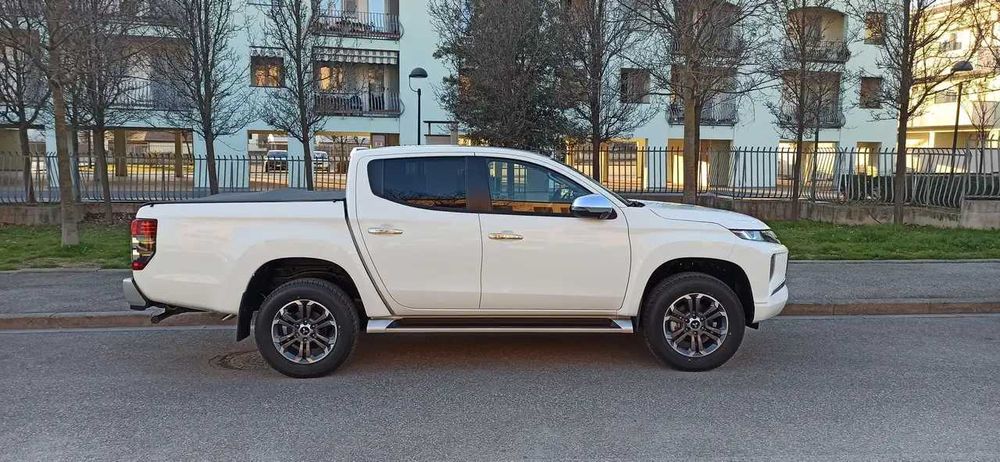 Разборка Mitsubishi L200 передній бампер