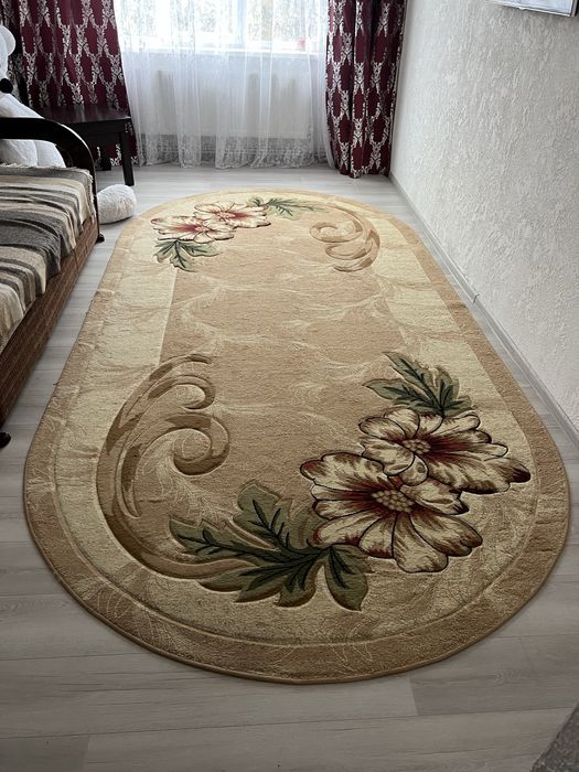 Продам килим в ідеальному стані