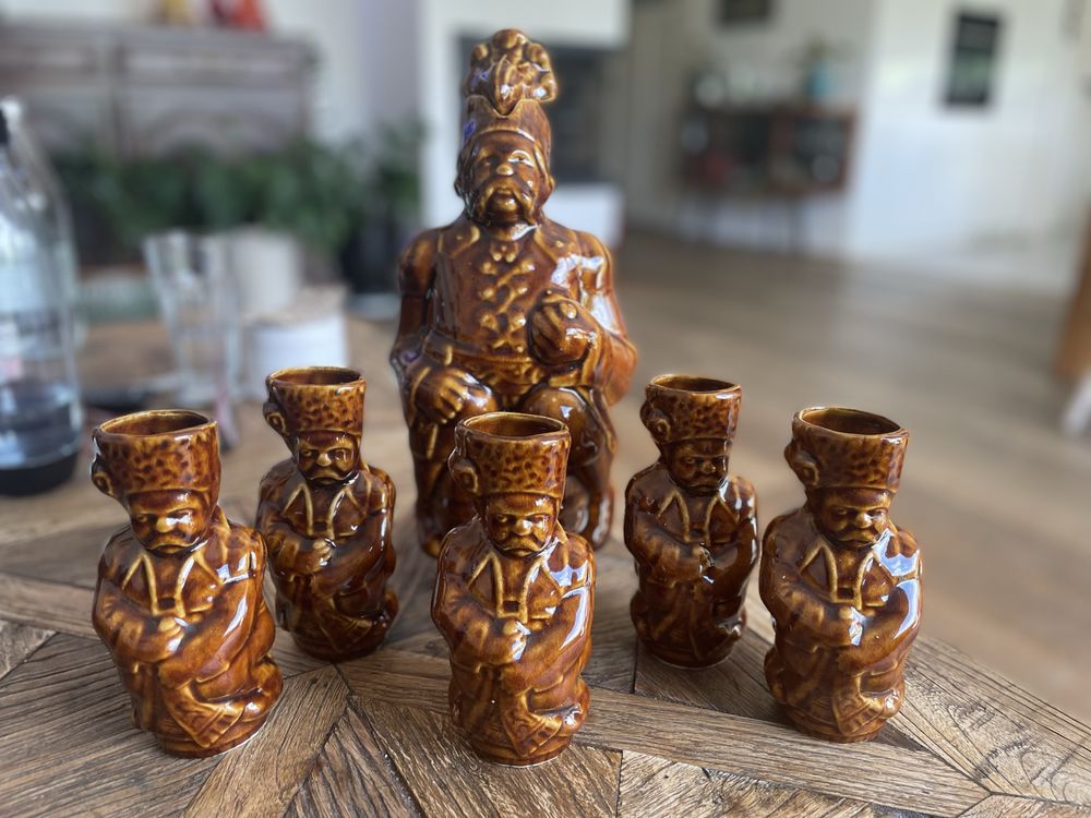 Karafka Zagloba i piec kubkow