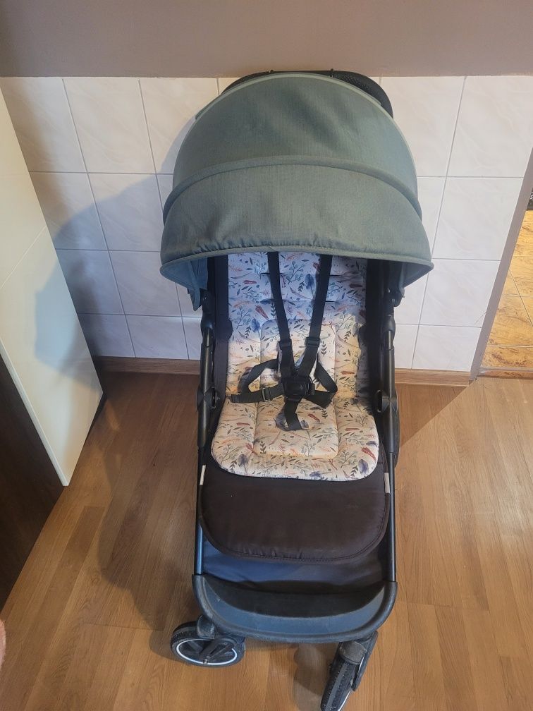 Sprzedam wózek spacerówkę
