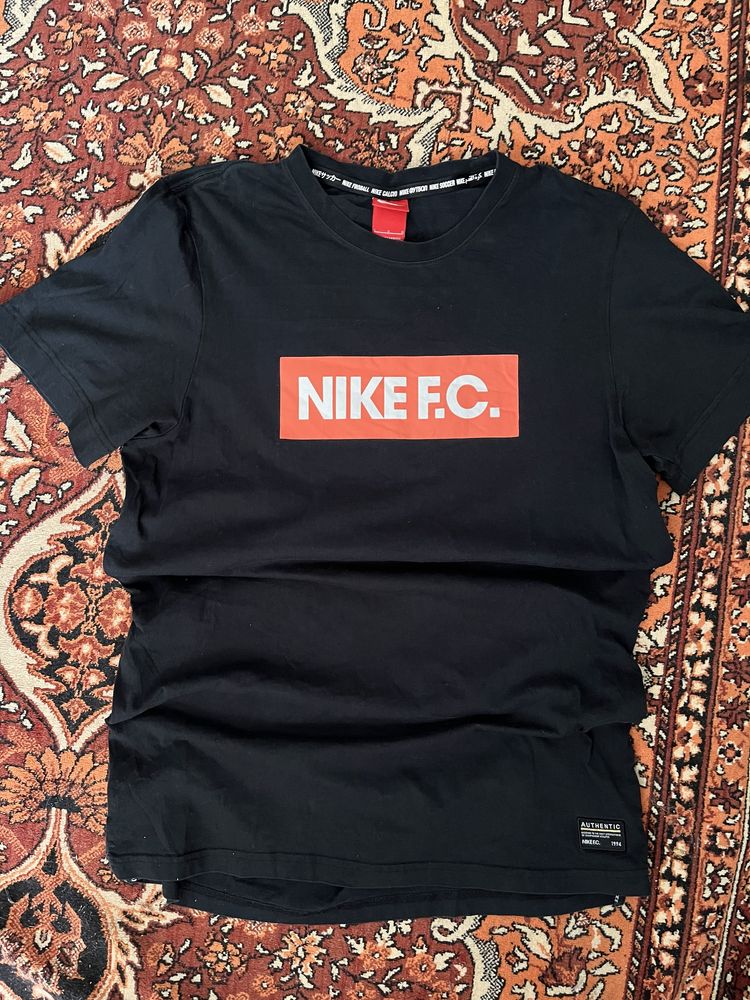 Футболка Nike F.C.