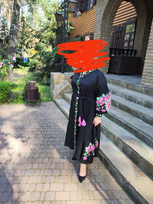 Розкішна сукня вишиванка