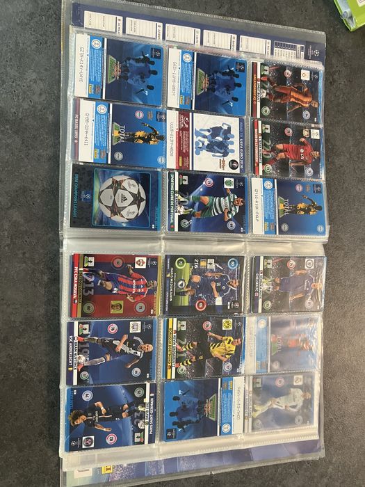 Album z kartami pilkarskimi kilecjonerski