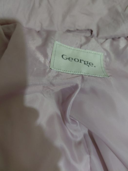 Куртка тепла на сінтіпоні.Бузкового кольору. Яскравіша ніж на фото.З п