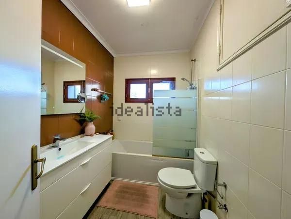 Alugo quartos na minha casa