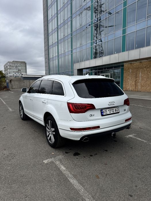 Продам Audi Q7 3л. Дизель.