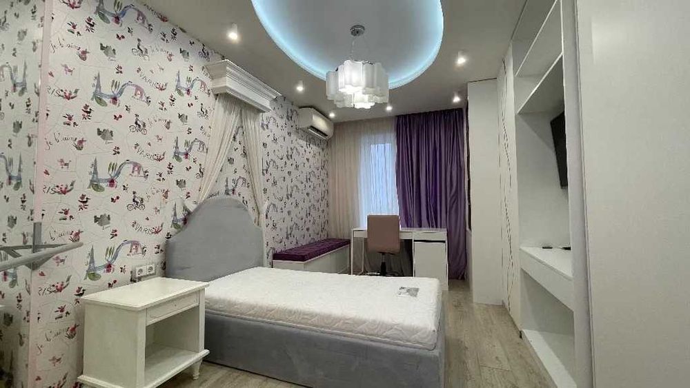 Продам 4к квартиру в ЖК "Атлант" на А. Поля (низ)