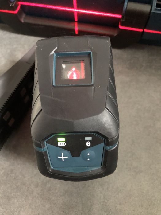 Лінійний нівелір Bosch GCL 2-15