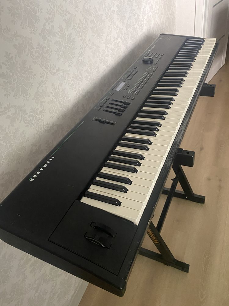 Kurzweil PC88 puanino elektryczne