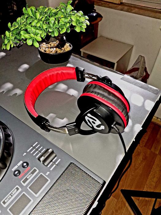 Mesa de mistura c/ mala de transporte + headphones