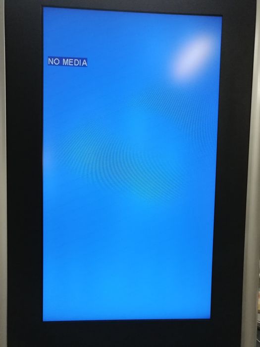 Totem reklamowy, info kiosk cyfrowy 32"