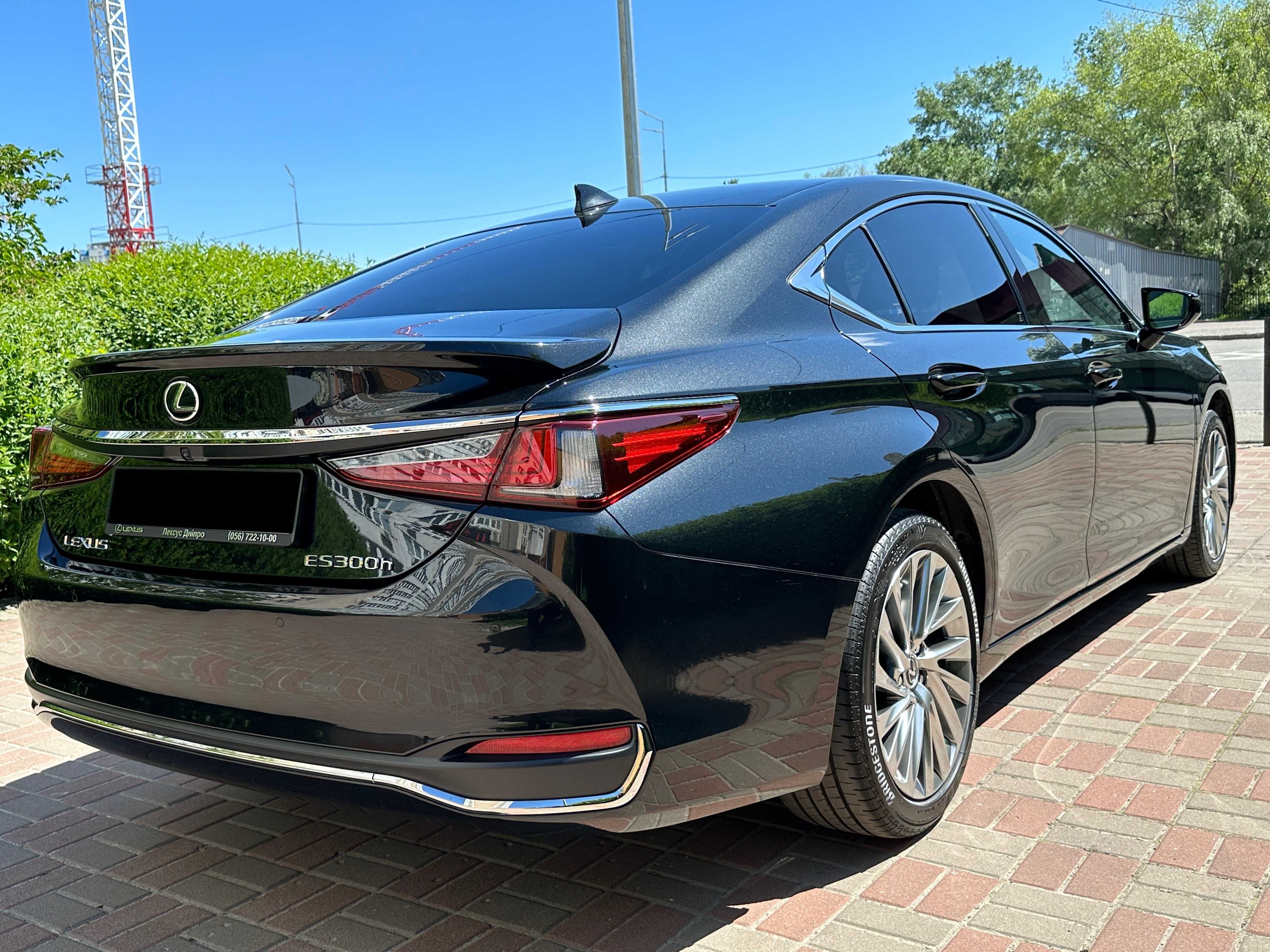 Lexus ES 300h 2023