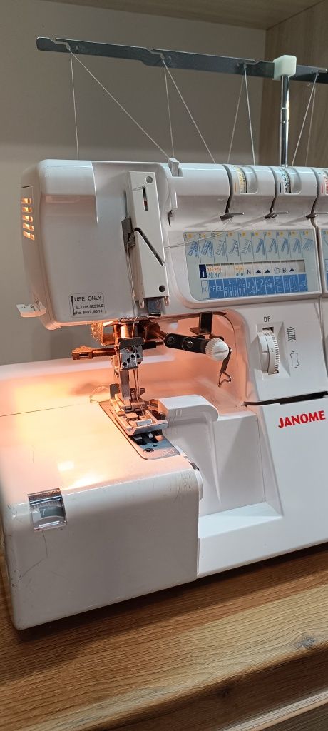 Owerlock/ coverlock Janome 1200D