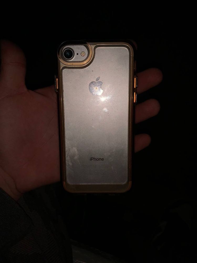 iPhone 7  3000 128гб