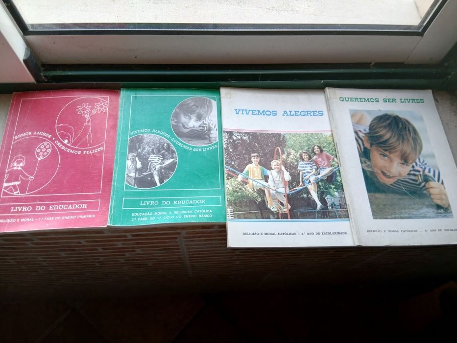livros antigos religião e moral
