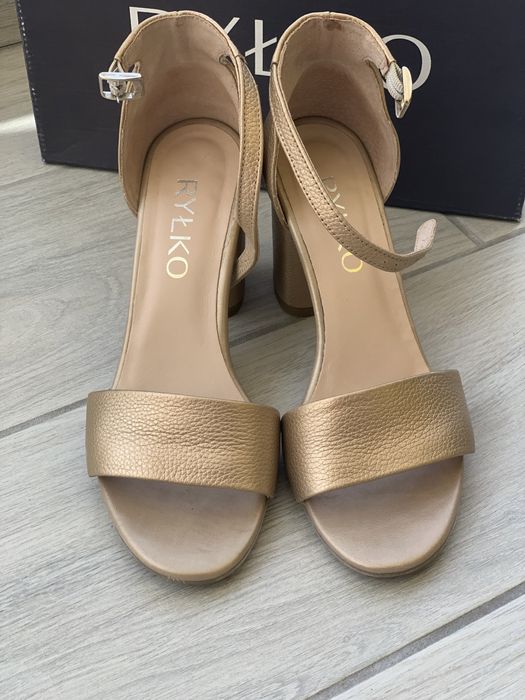 Жіночі шкіряні босоніжки Rylko