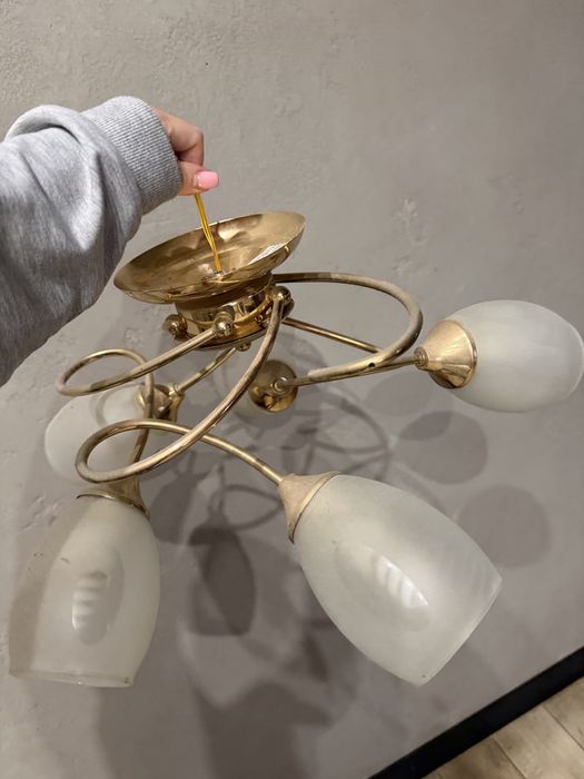 Продам люстру  ….