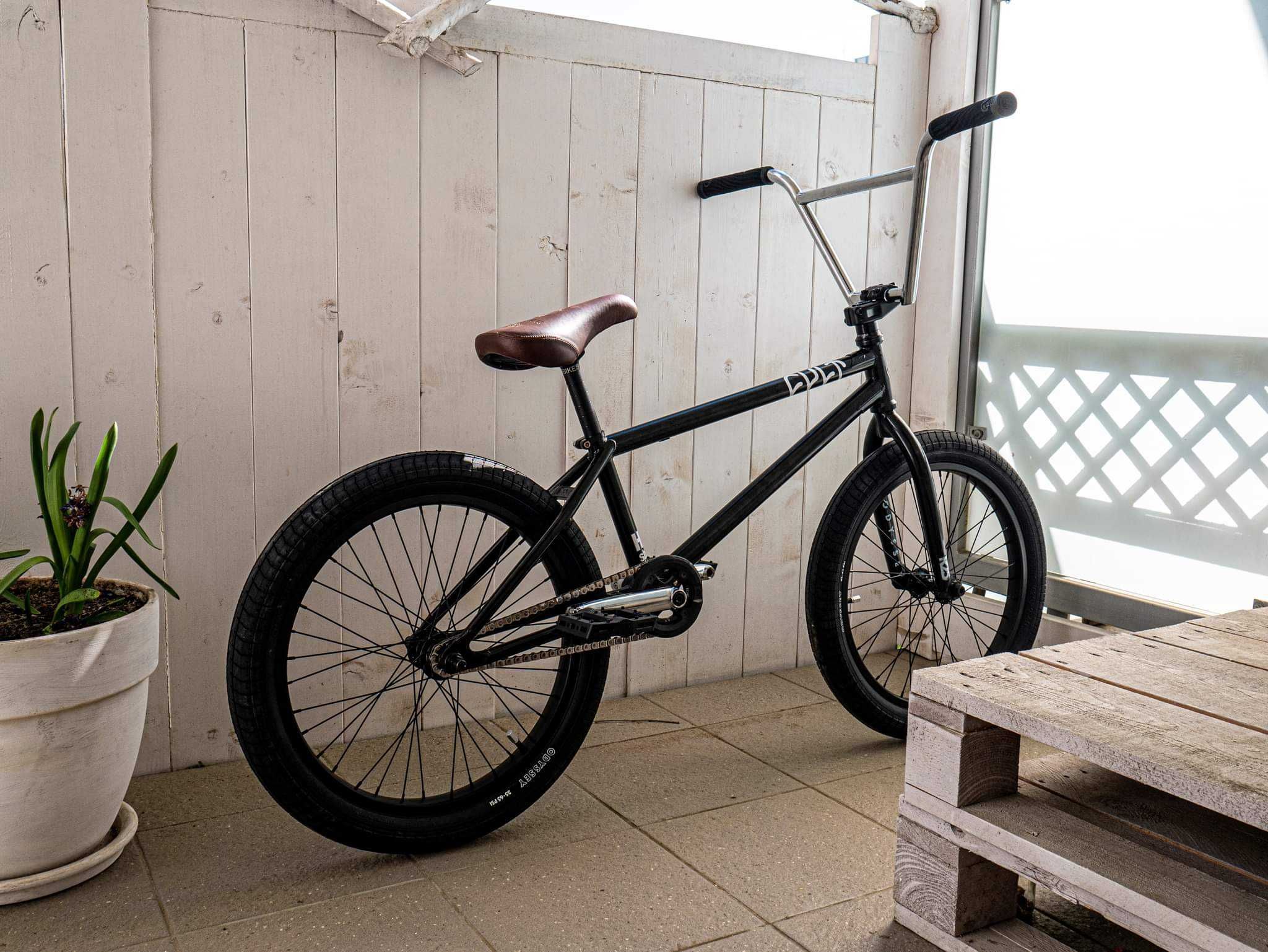 Rower BMX Cult Shorty 20.75” | R-25