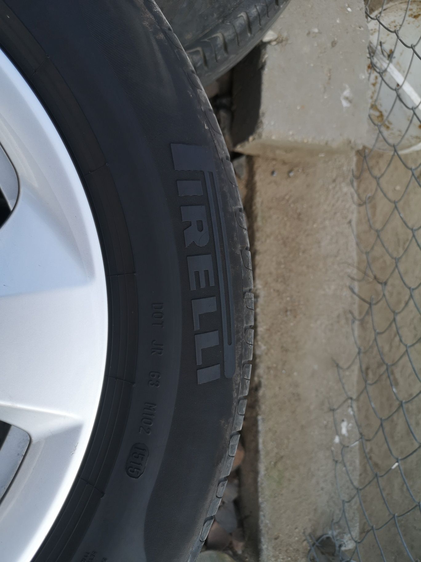 Opony Pirelli 245/55 r17 dot 15 4x4 SUV