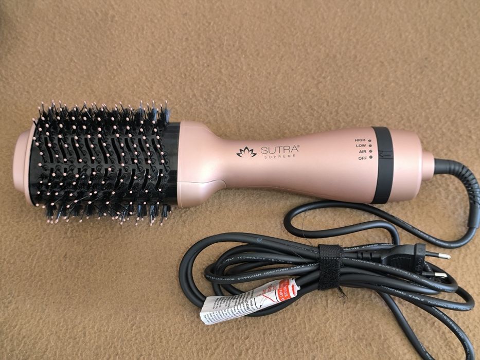 Escova de secar e modelar cabelo Sutra Professional 2” Blowout Brush