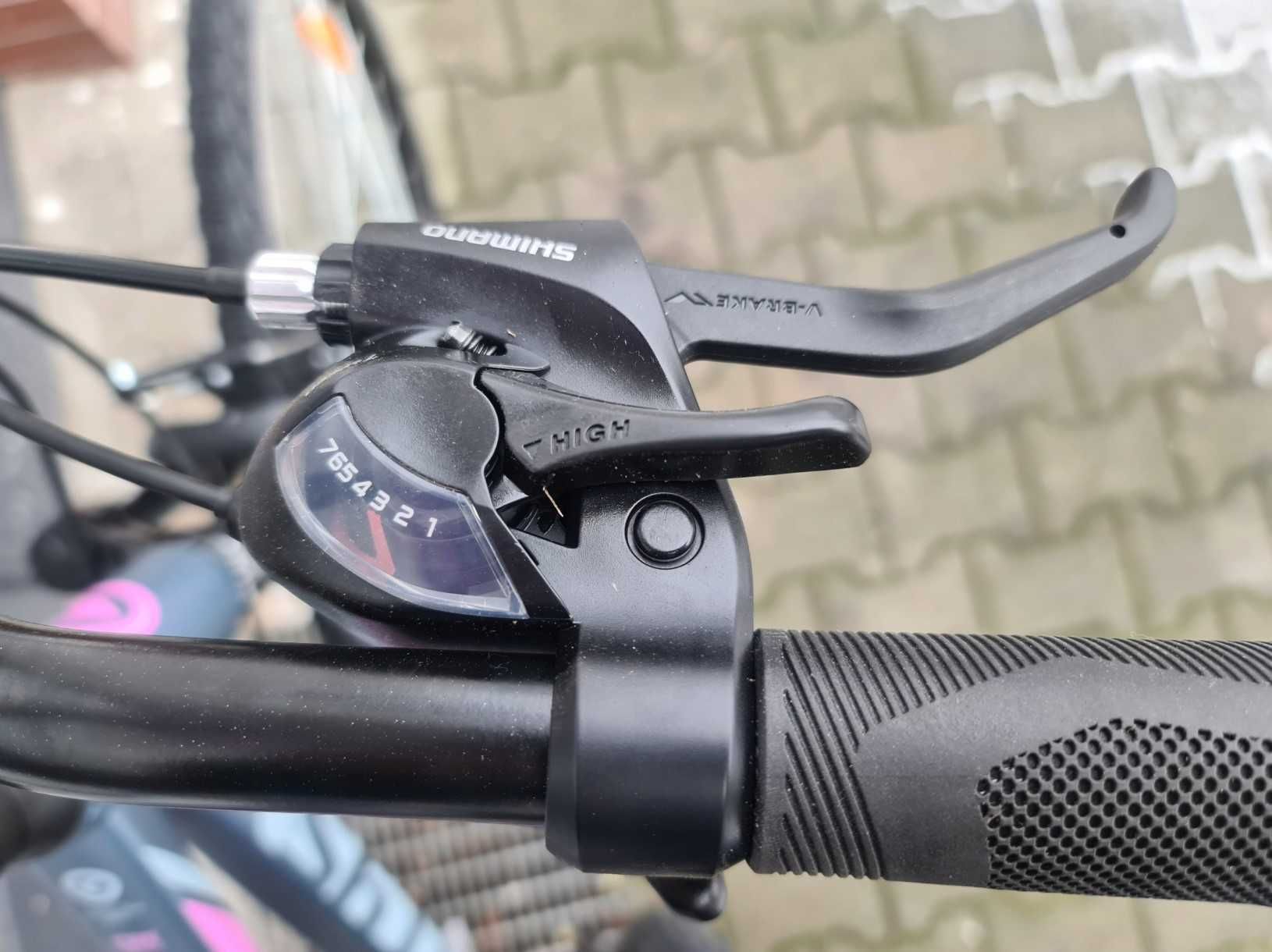 Używany ROWER KELLYS CLEA 10 GREY PINK rama M 19'' Jak nowy. DAMKA