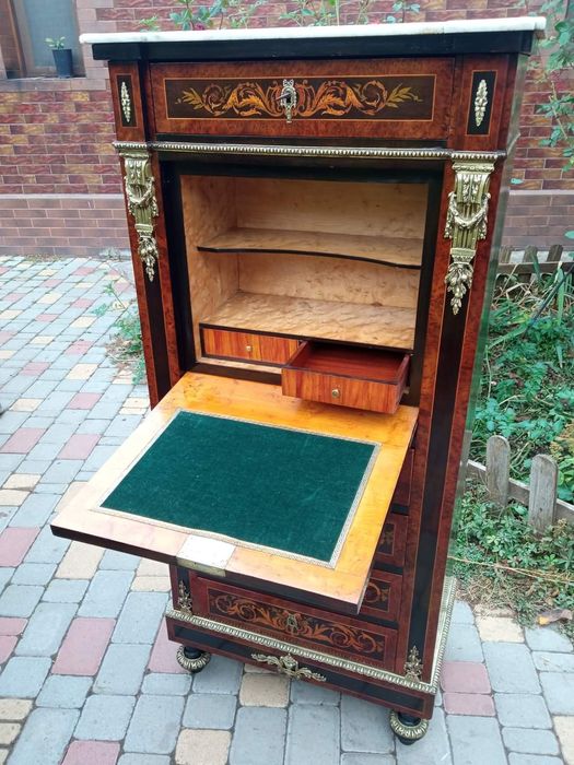 Выполняем реставрацию антикварной мебели.