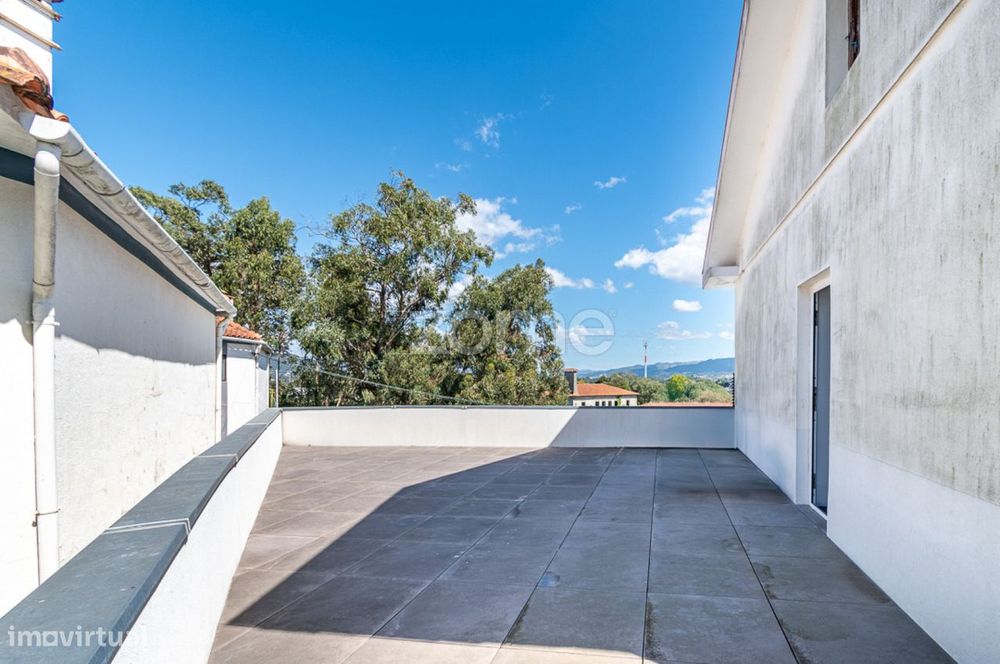 Apartamento com terraço junto ao Santoinho, Darque l Arrendamento