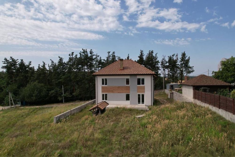 Продажа дома 261 м2 , Лесники, р-н Стежки