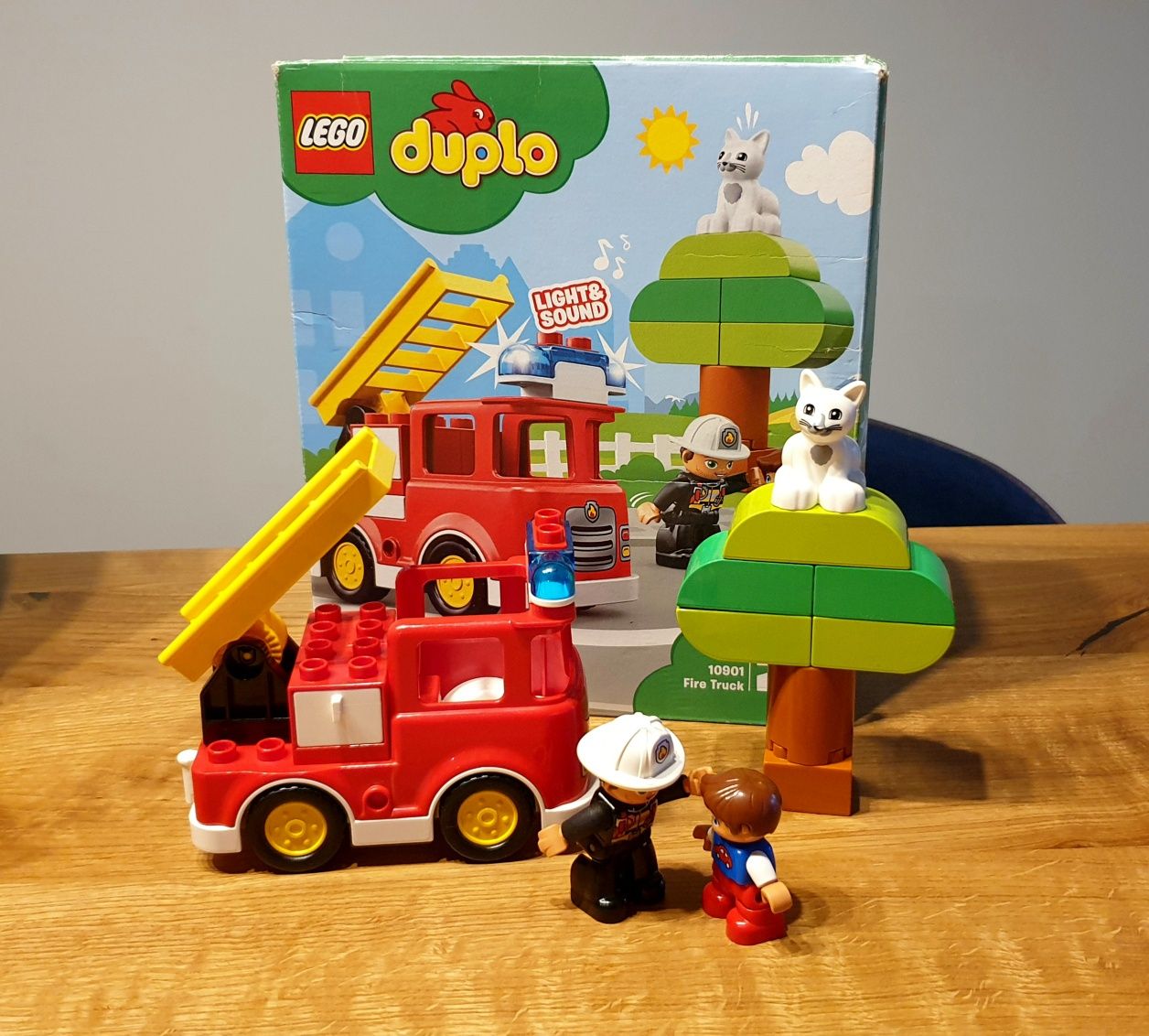 3 zestawy klocków lego duplo 10847 , 10931 , 10901