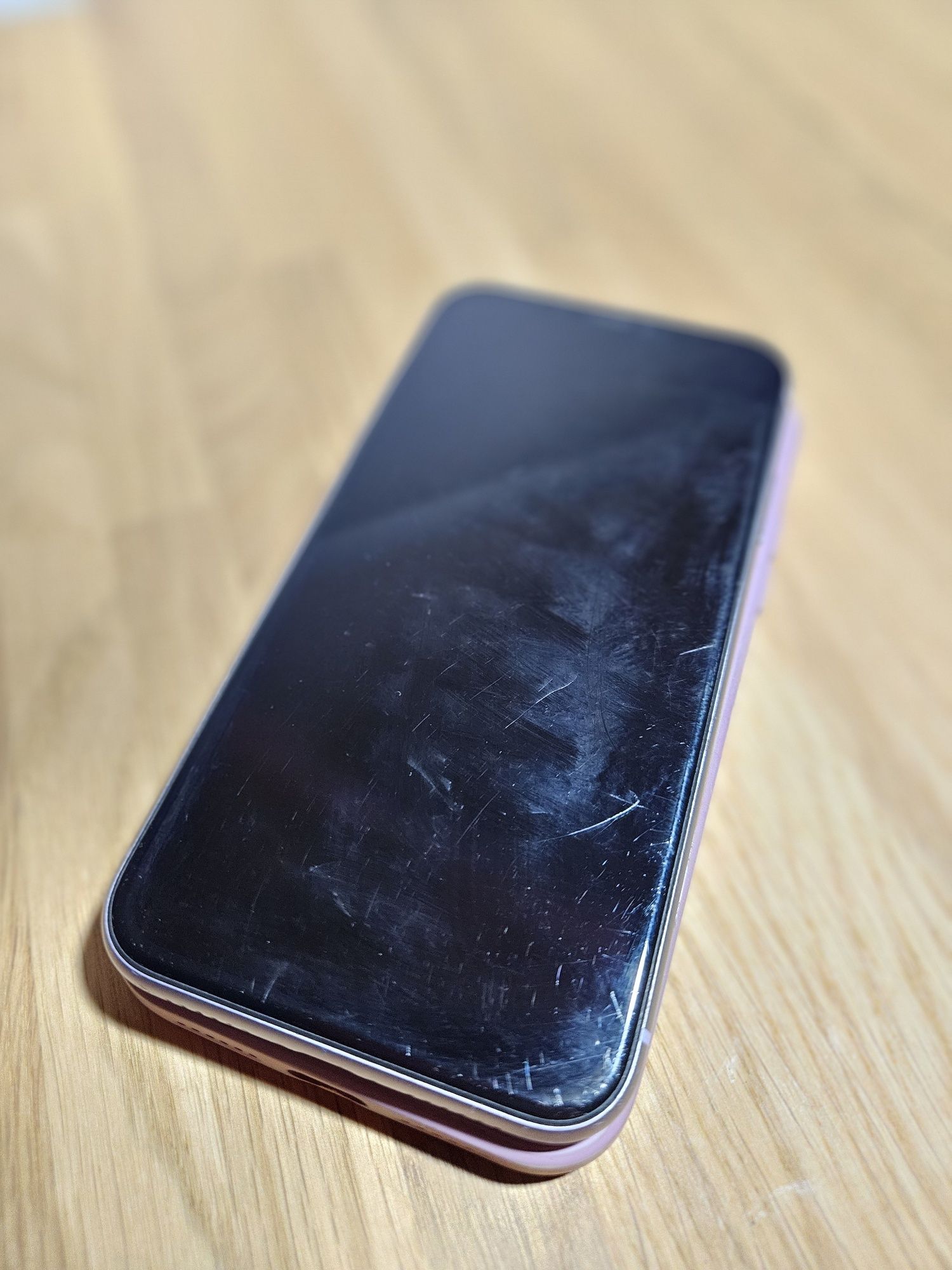 iPhone 11  |77%|