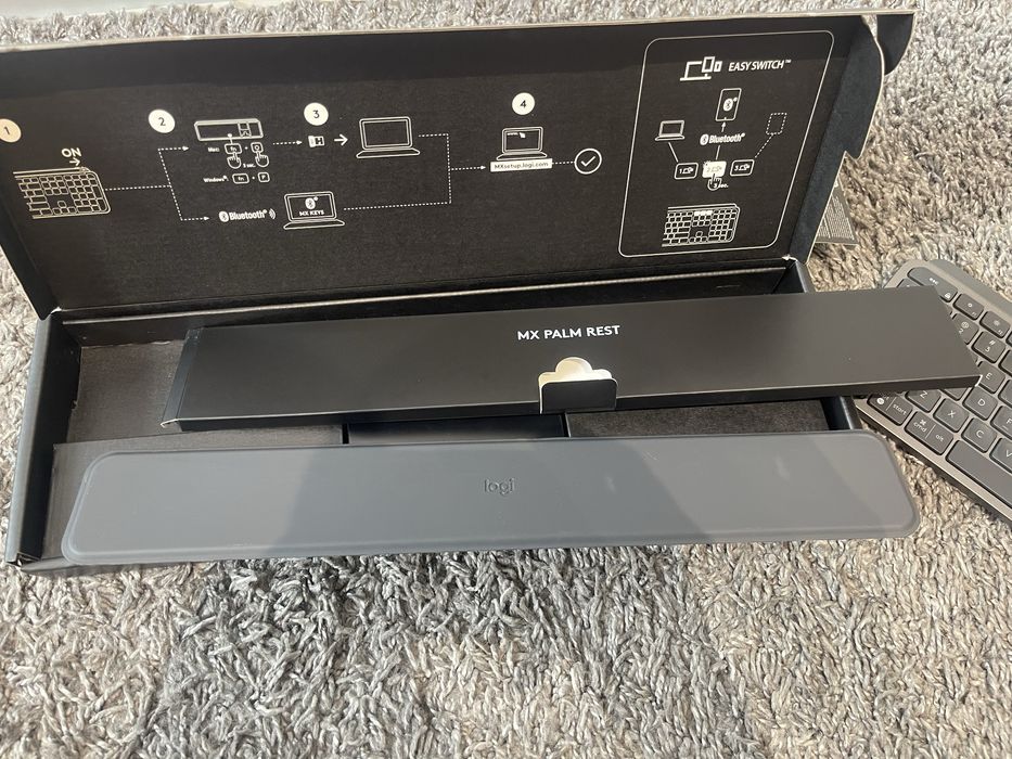 Klawiatura Logitech MX Keys Plus z palm rest