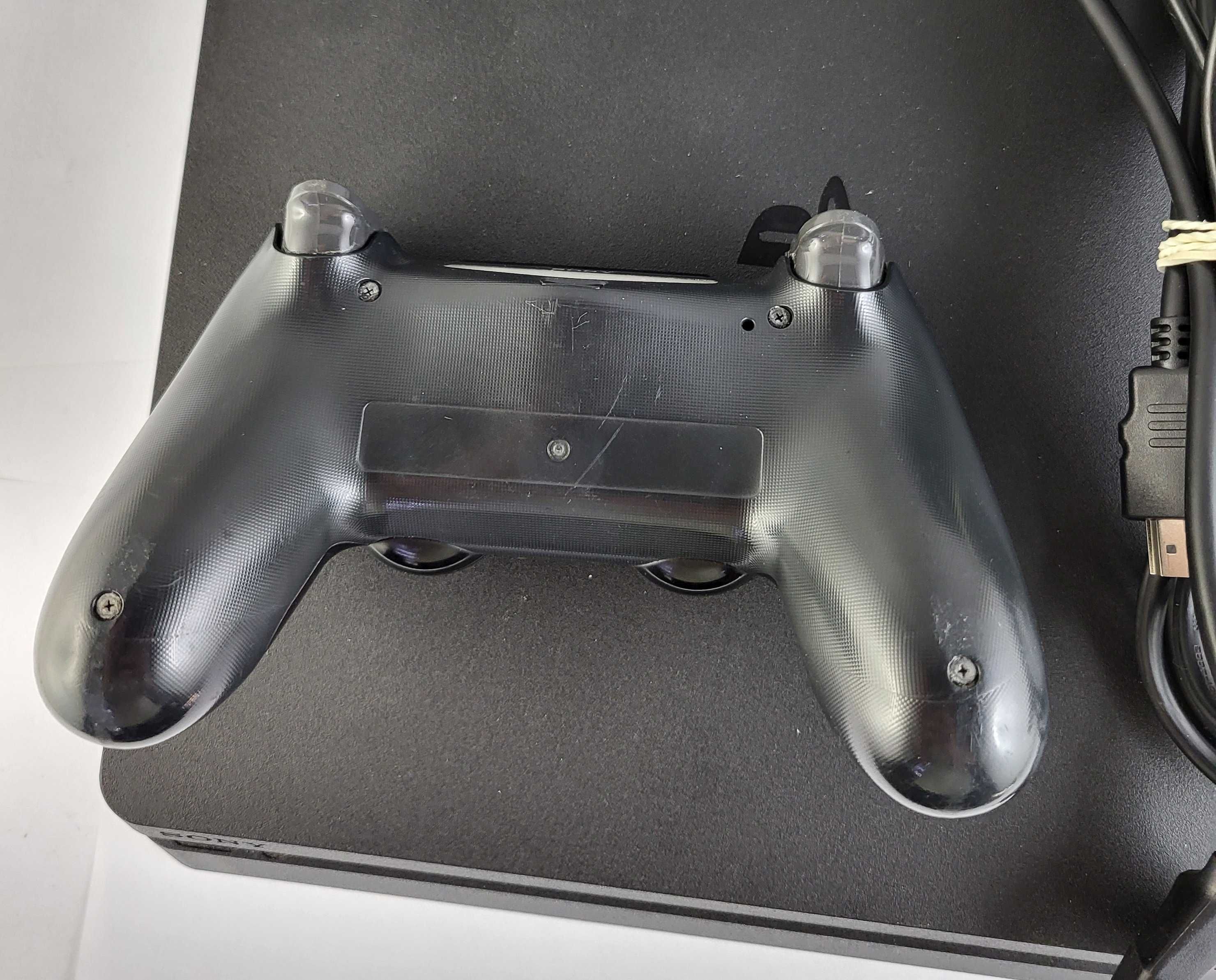 Konsola PLAYSTATION 4 SLIM 500GB + Pad, okablowanie