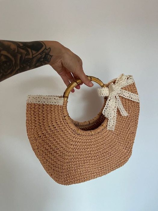 Torebka wykonana z rafii