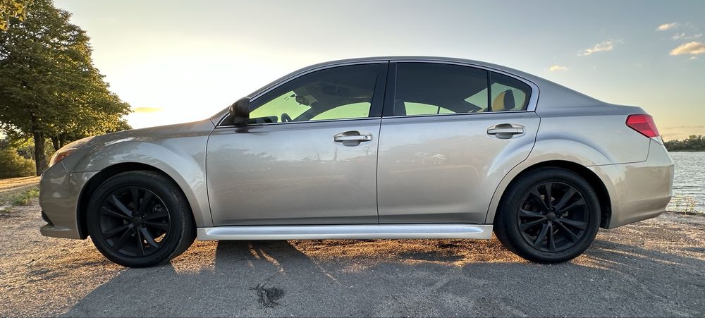 Продам Subaru Legacy 2013 2014 2.5 газ/бензин шикарное состояние