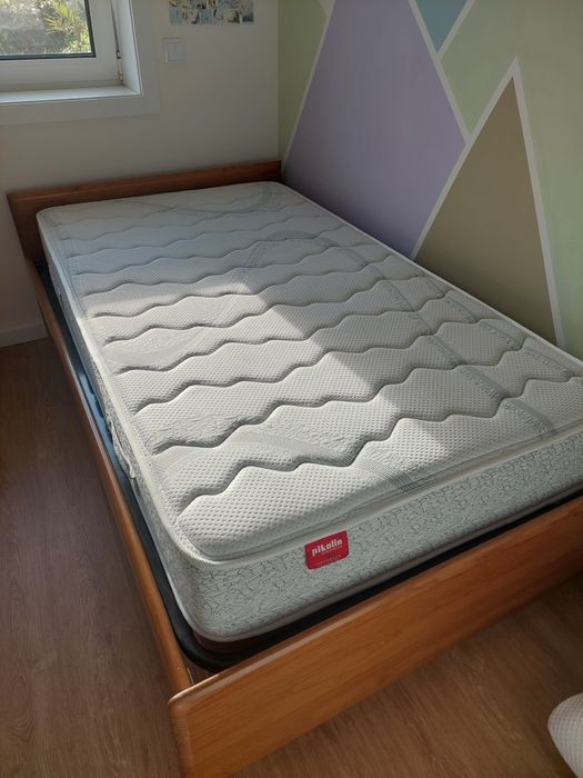 Cama + colchao + estrado
