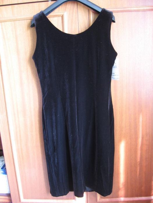 Fabrycznie nowa Sukienka czarna, mała czarna, welur, 38