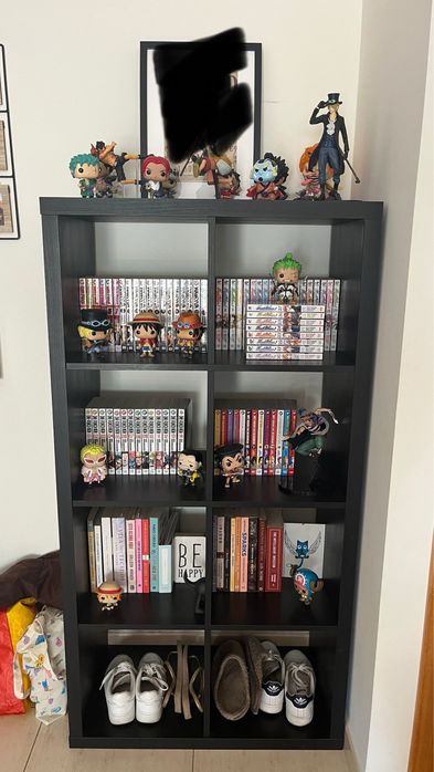 Estante Kallax Preta em Bom Estado