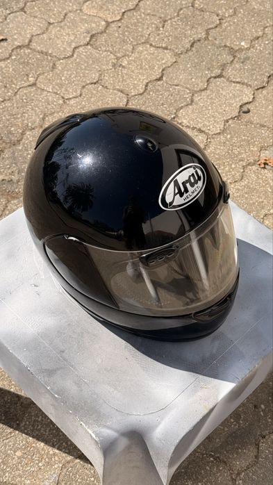 Capacetes arai bom estado