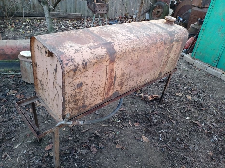 Продам топливный бак дт-75