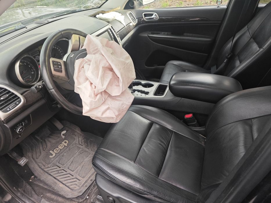 Jeep grand Cherokee wk2 laredo 170 tyś km przebiegu uszkodzony na miej