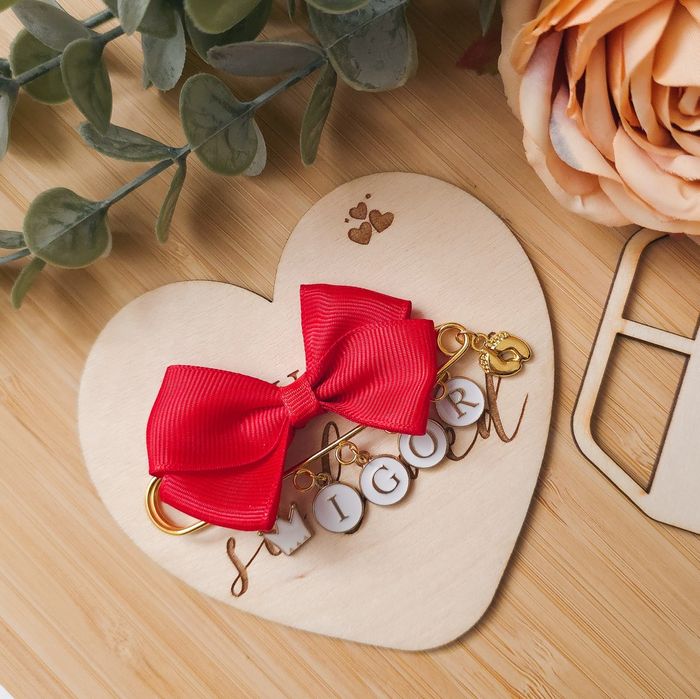 Broszka zawieszka do wózka z imieniem