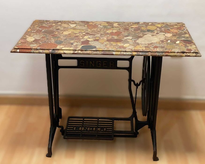 Mesa tampo em pedra Brecha da Arrabida