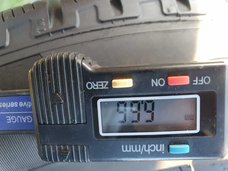 A21# Opony uzywane zimowe 235/55/19" Pirelli