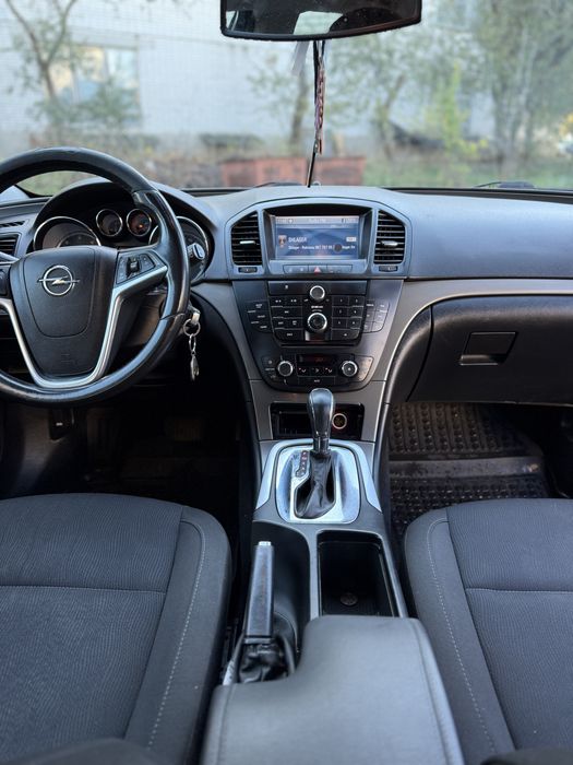 Opel INSIGNIA 2.0crdi automatick  без пробігу в UA