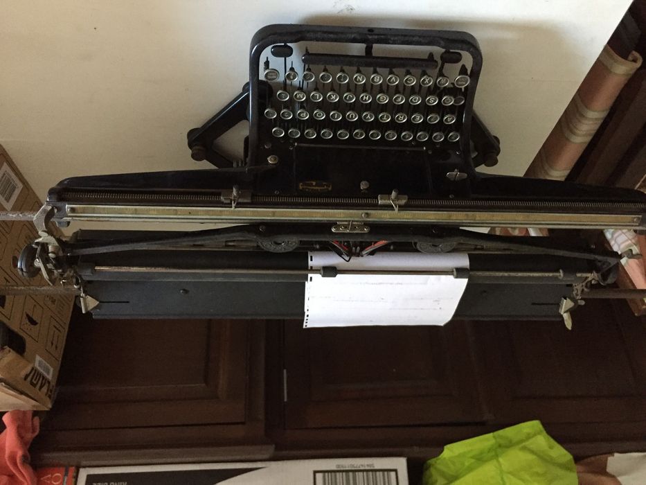 Máquina de escrever * Continental