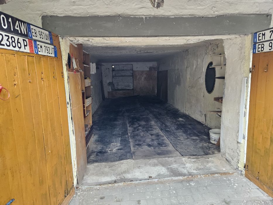 Murowany garaż 25m2