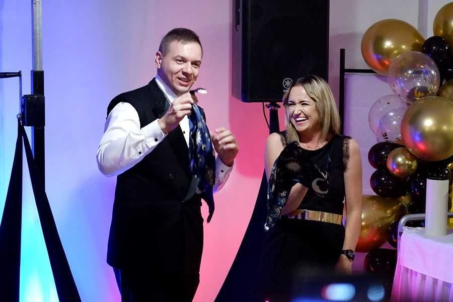 Iluzjonista Magik Pokaz iluzji na Wesele Festyn Event Firmowy Urodziny