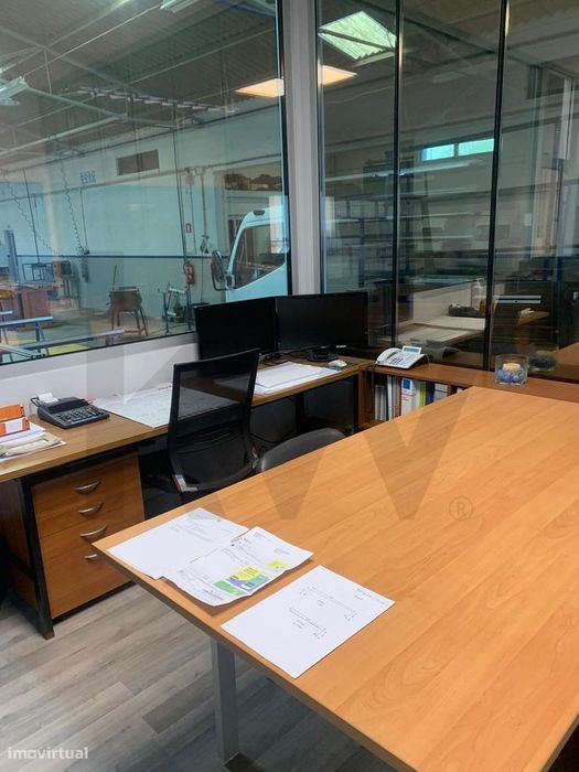 Venda de prédio para armazém e actividade industrial na Palhaça