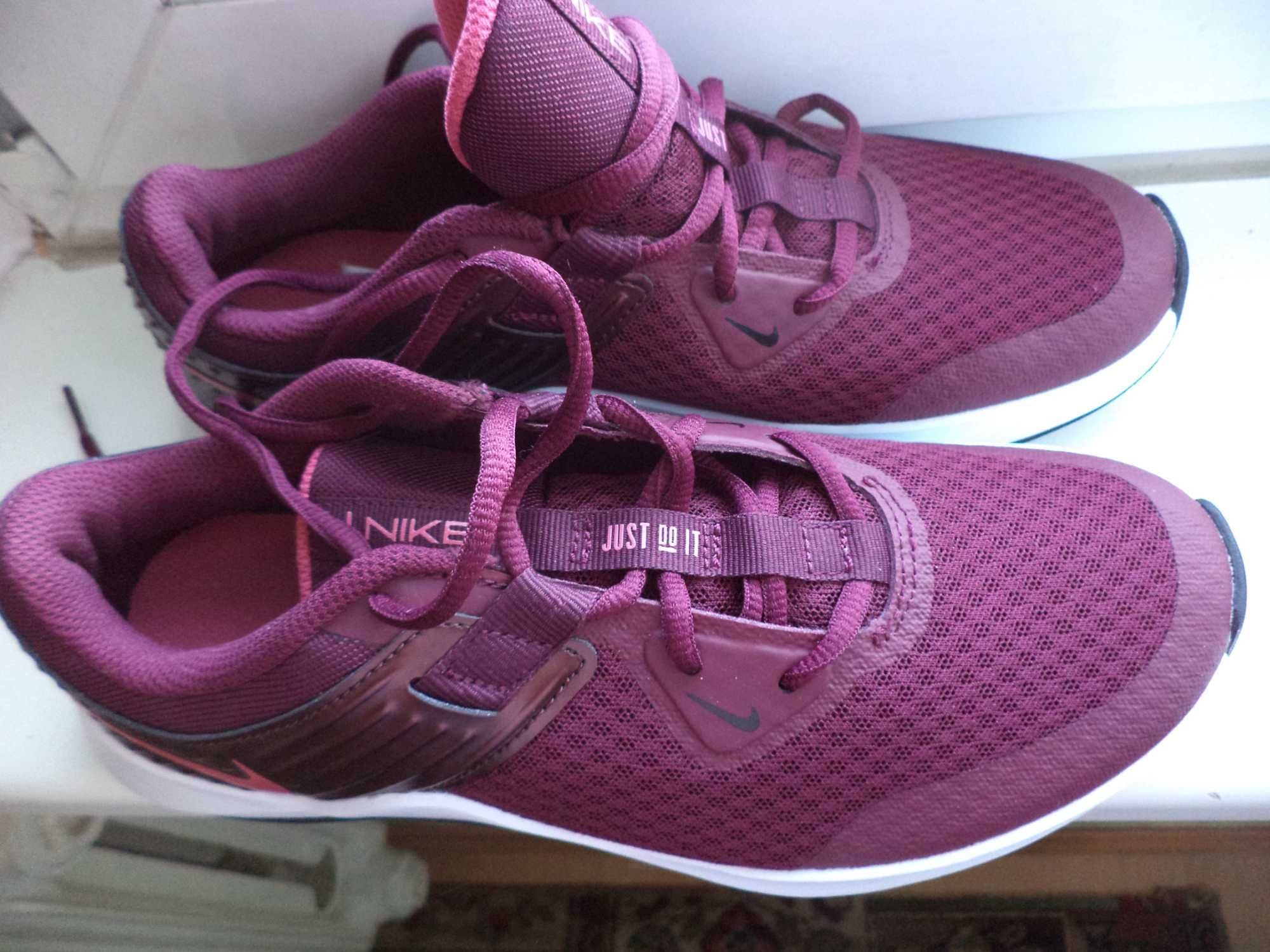 Nike Mc treiner damskie 39 Nowe