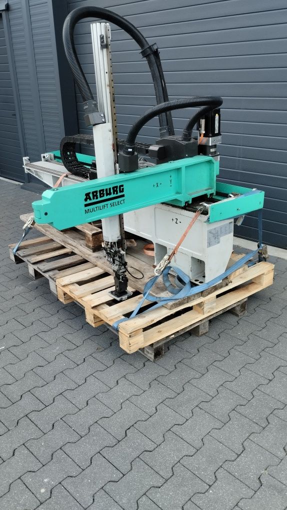 Robot ARBURG wtryskarka 2014r.